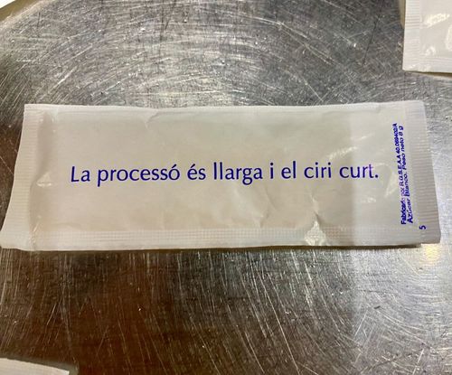 La processó és llarga i el ciri és curt