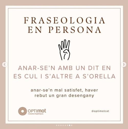 Amb un dit al cul i l'altre a l'orella