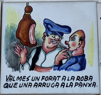 Val més un forat a la roba que una arruga al ventre