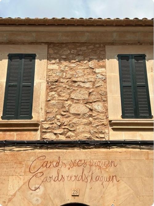 Cards secs piquen i verds taquen si es toquen