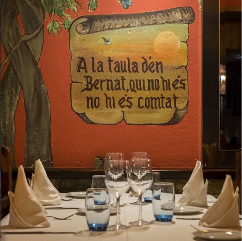 A la taula d'en Bernat, qui no hi és, no hi és comptat